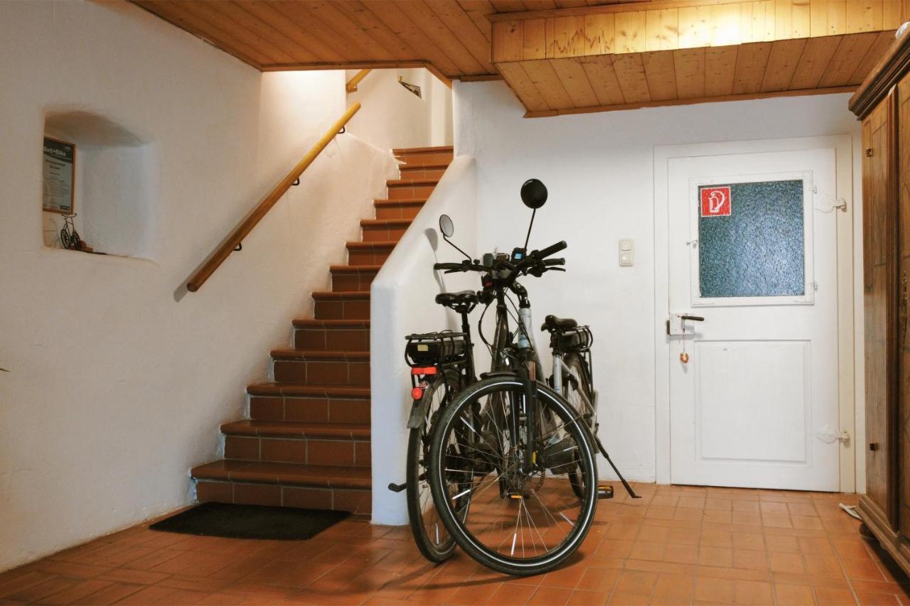 Helles Apartment Fuer 1-2 Pers. Mit Parkplatz Und Wifi Kraiburg am Inn Bagian luar foto