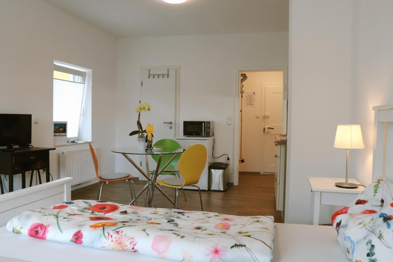 Helles Apartment Fuer 1-2 Pers. Mit Parkplatz Und Wifi Kraiburg am Inn Bagian luar foto