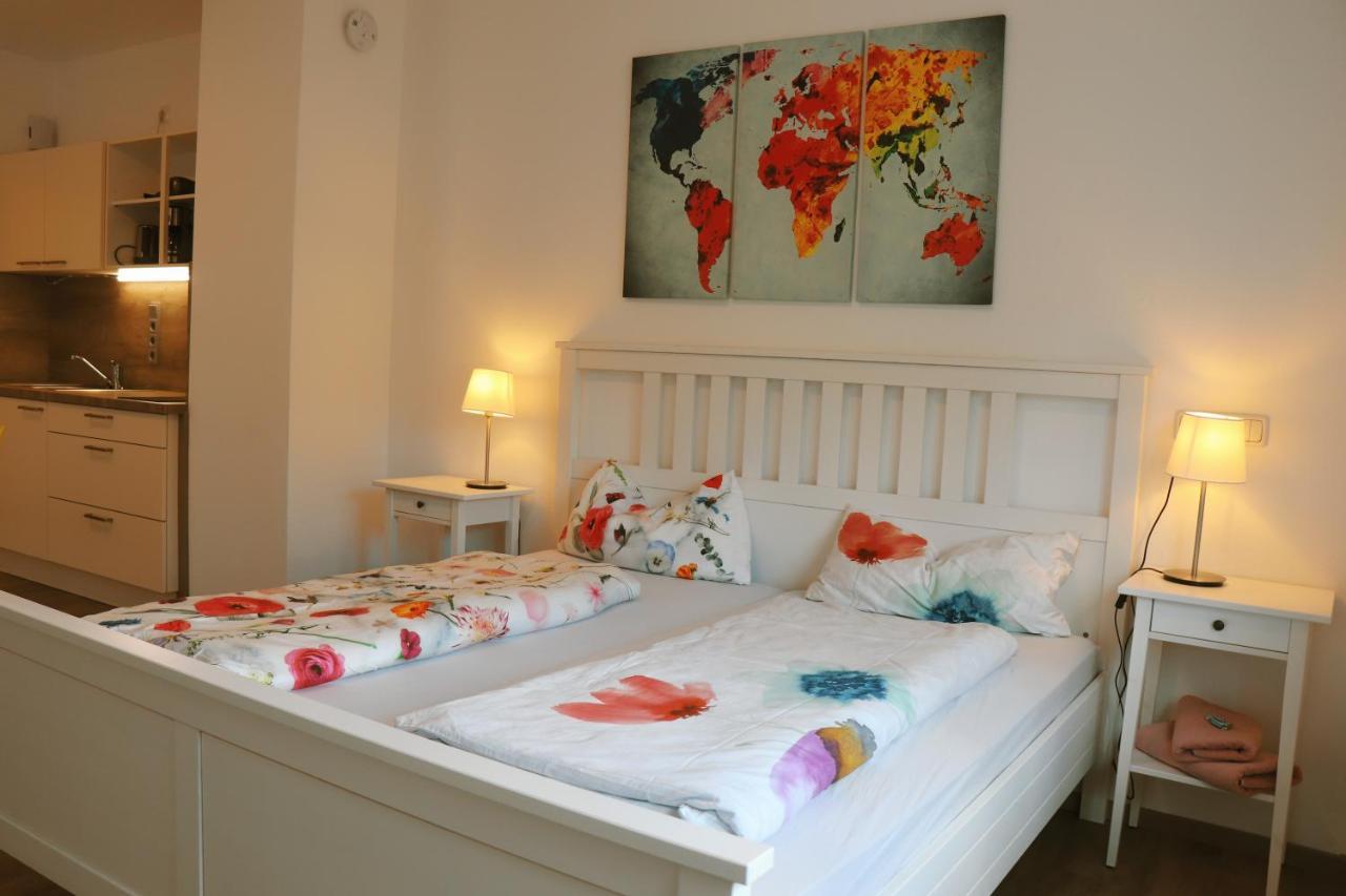 Helles Apartment Fuer 1-2 Pers. Mit Parkplatz Und Wifi Kraiburg am Inn Bagian luar foto