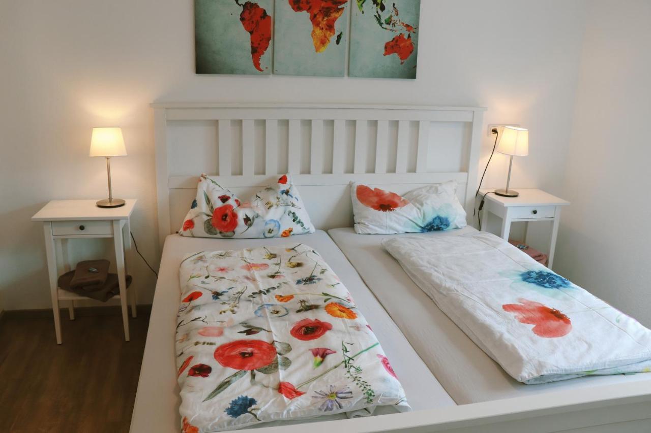 Helles Apartment Fuer 1-2 Pers. Mit Parkplatz Und Wifi Kraiburg am Inn Bagian luar foto
